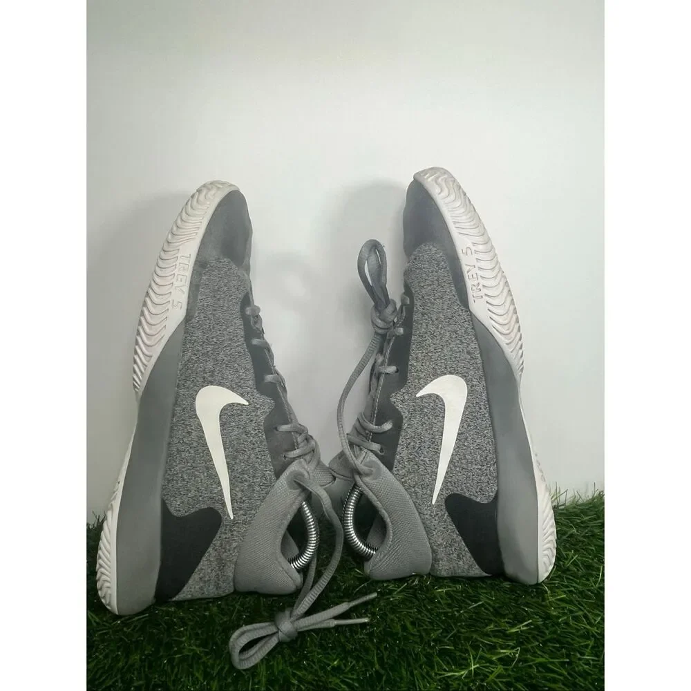 Nike KD Trey 5 Gray Basketball Shoes Men 7 / Women 8.5 Youth 7Y